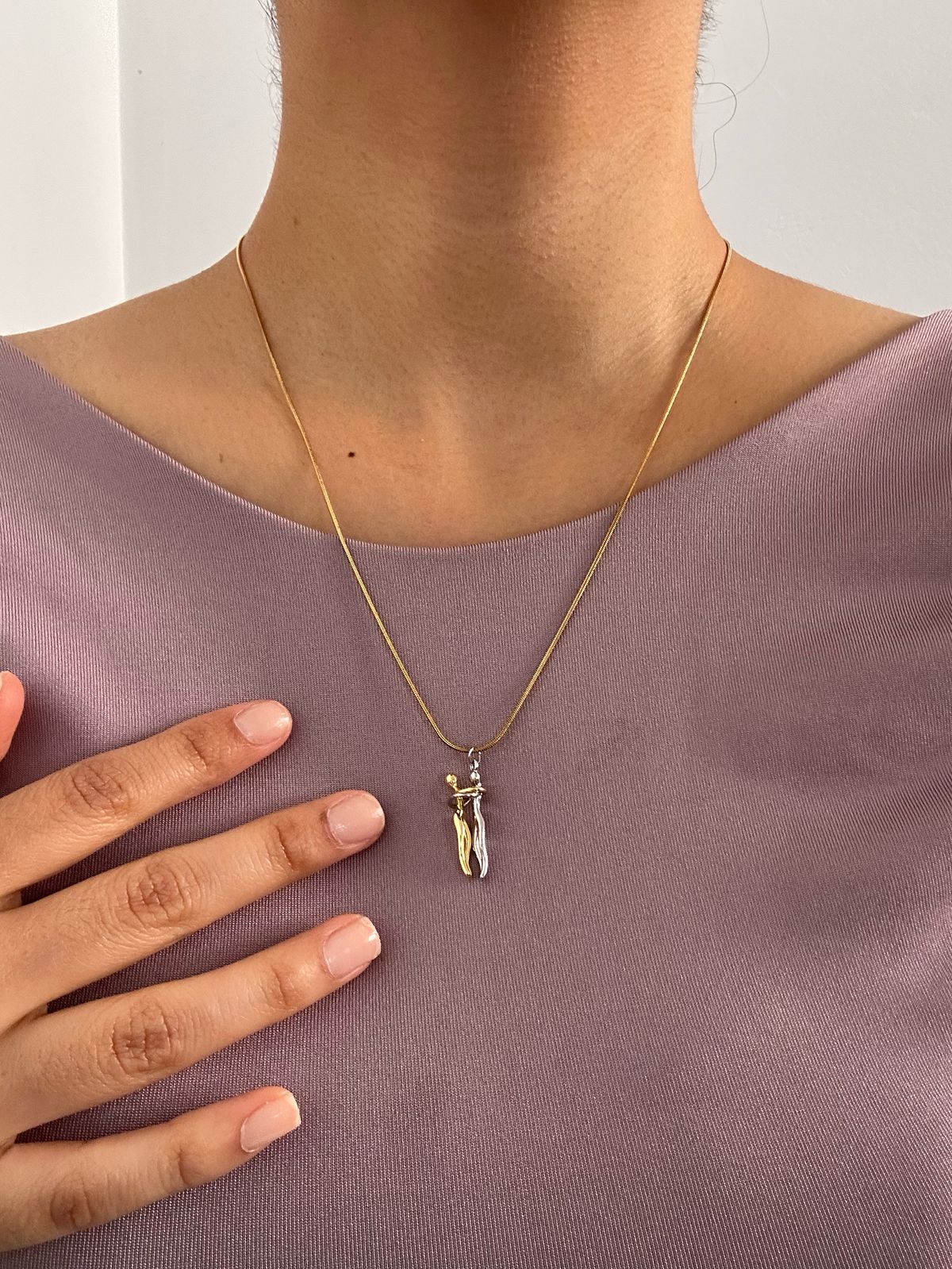 Collar abrazo eterno + ANILLO GRATIS