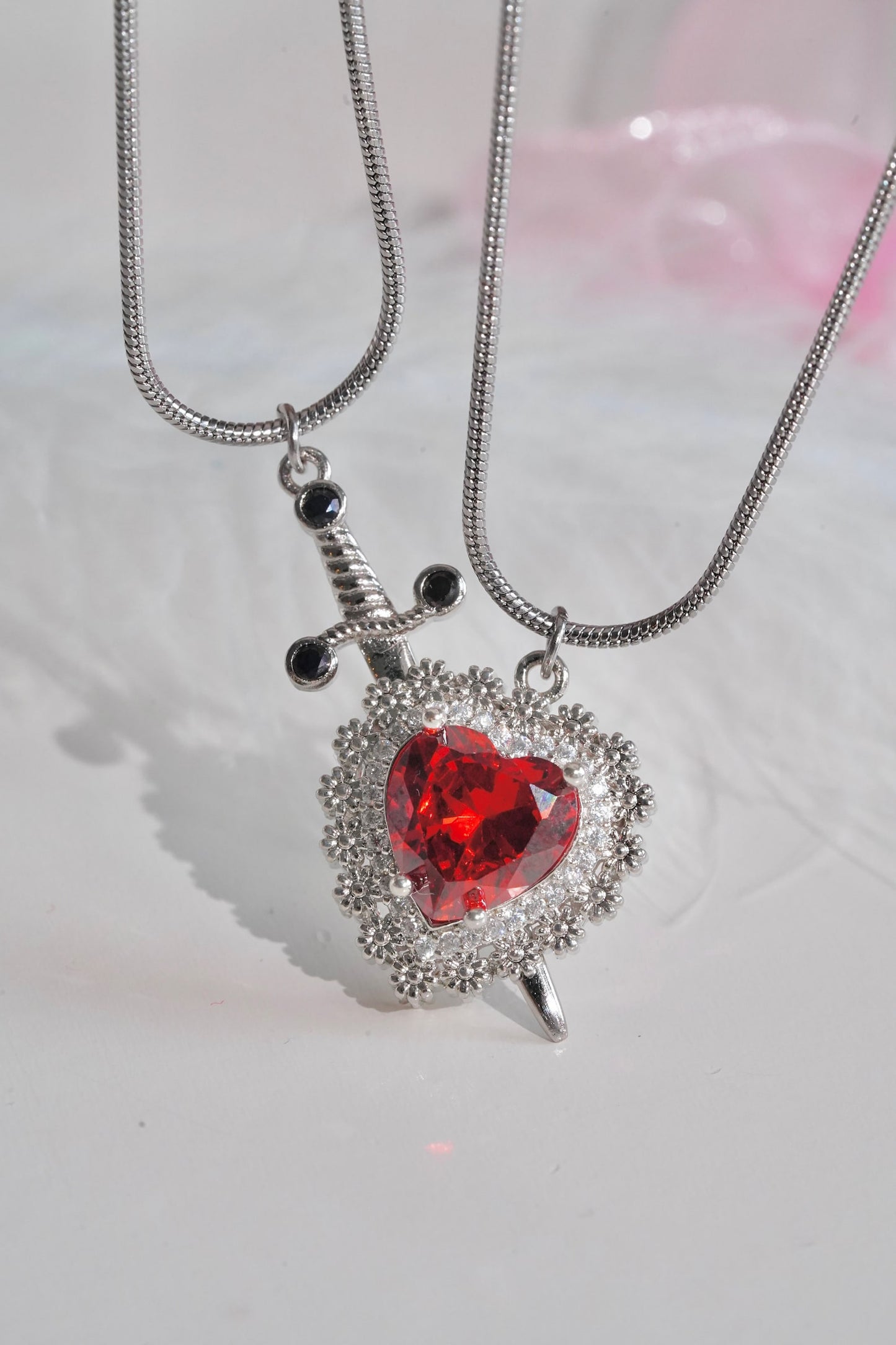 Collar espada y corazón