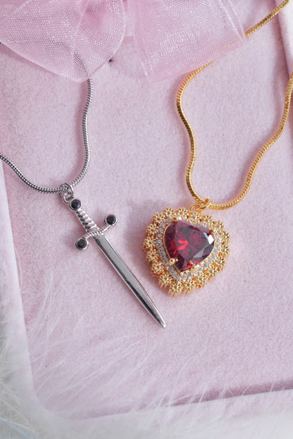 Collar espada y corazón