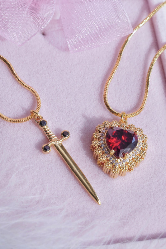 Collar espada y corazón