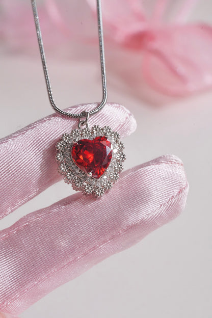 Collar espada y corazón